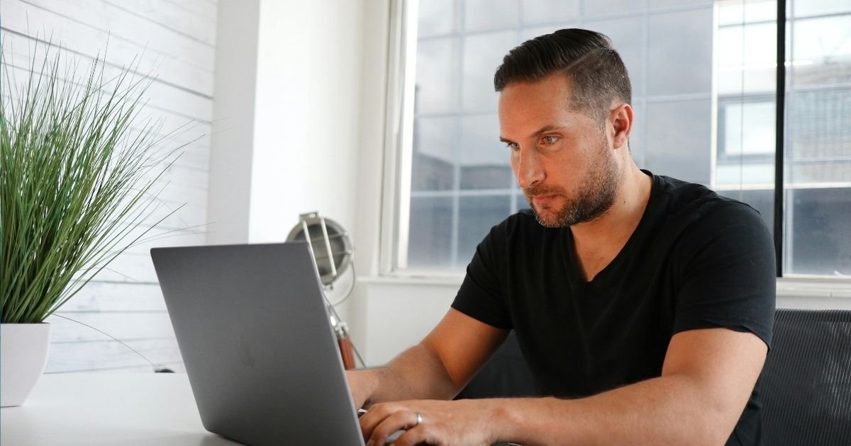 CDN vs Website Hosting: What Is the Difference?